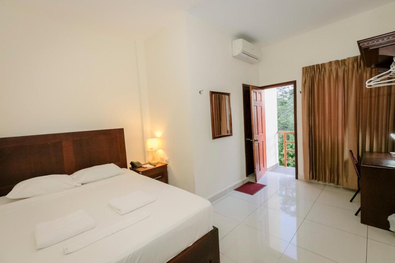 Hotel Mediterraneo Inn Santa Rosa de Lima Luaran gambar