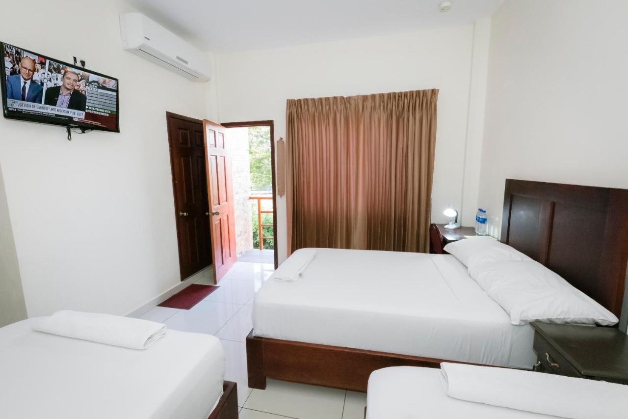 Hotel Mediterraneo Inn Santa Rosa de Lima Luaran gambar