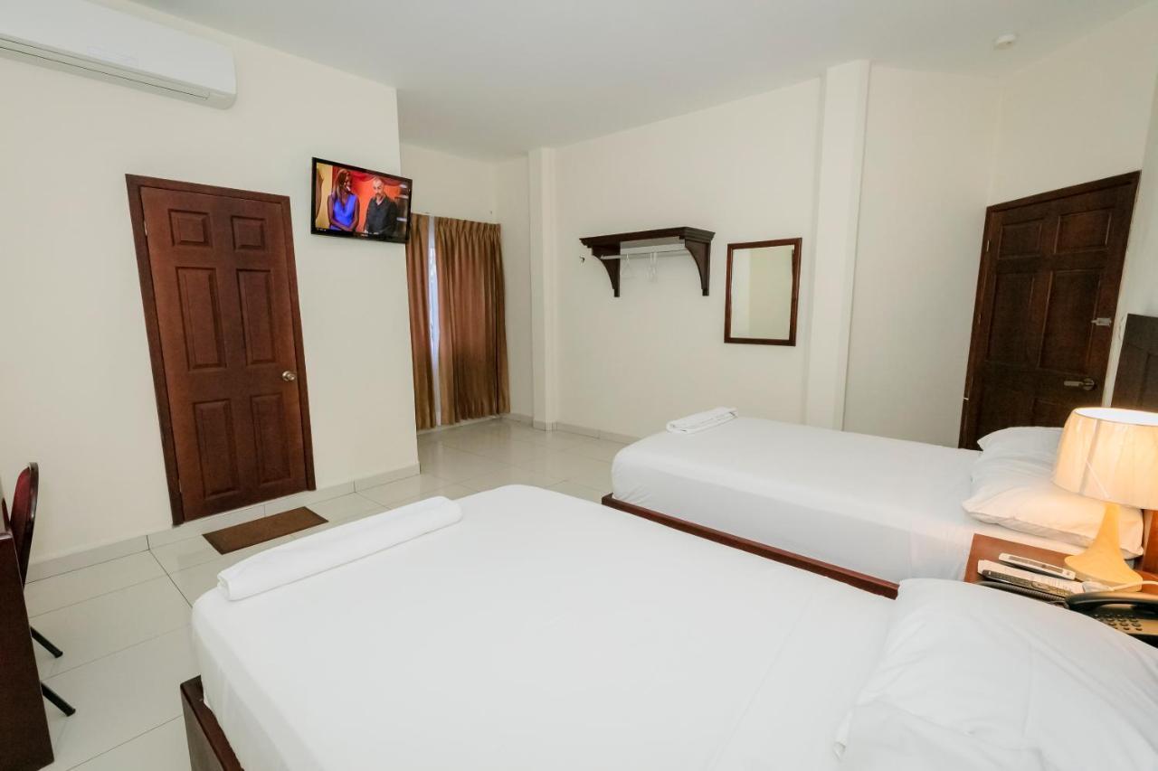 Hotel Mediterraneo Inn Santa Rosa de Lima Luaran gambar