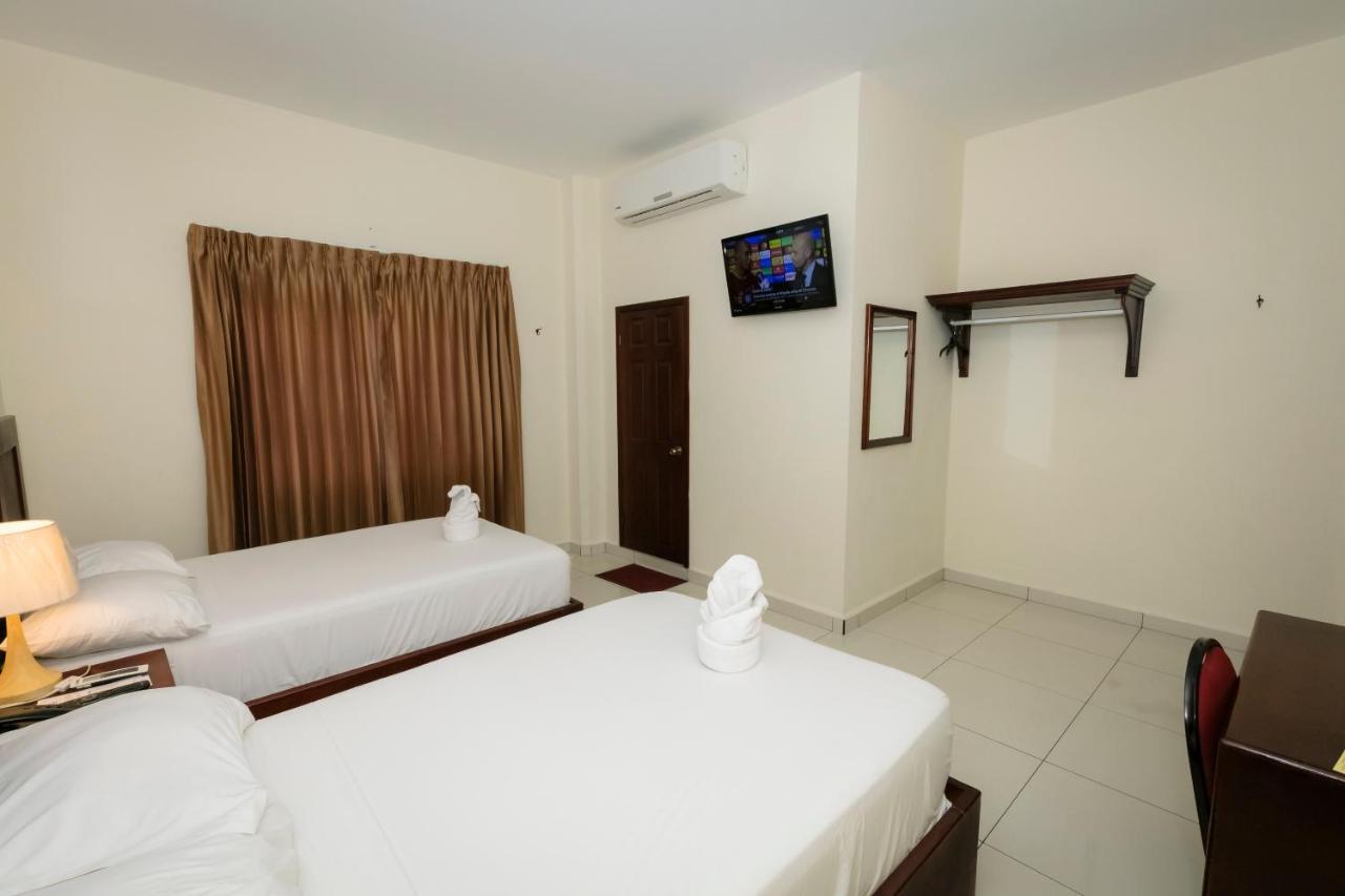Hotel Mediterraneo Inn Santa Rosa de Lima Luaran gambar