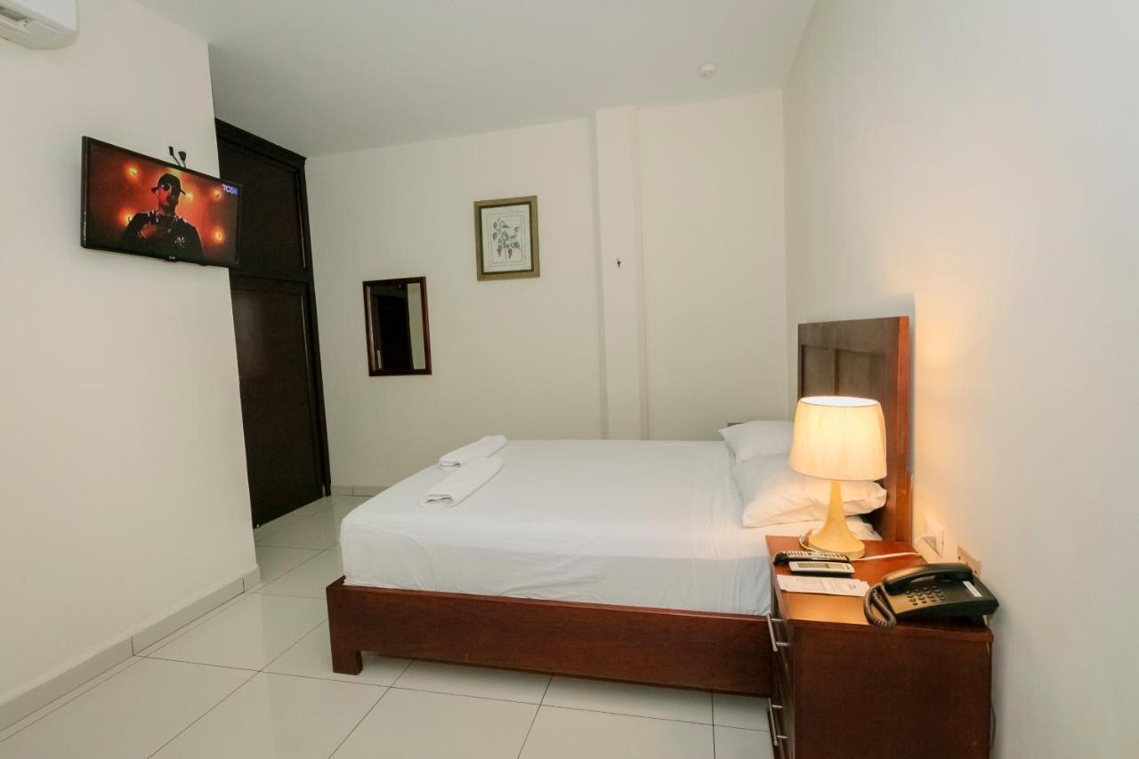 Hotel Mediterraneo Inn Santa Rosa de Lima Luaran gambar