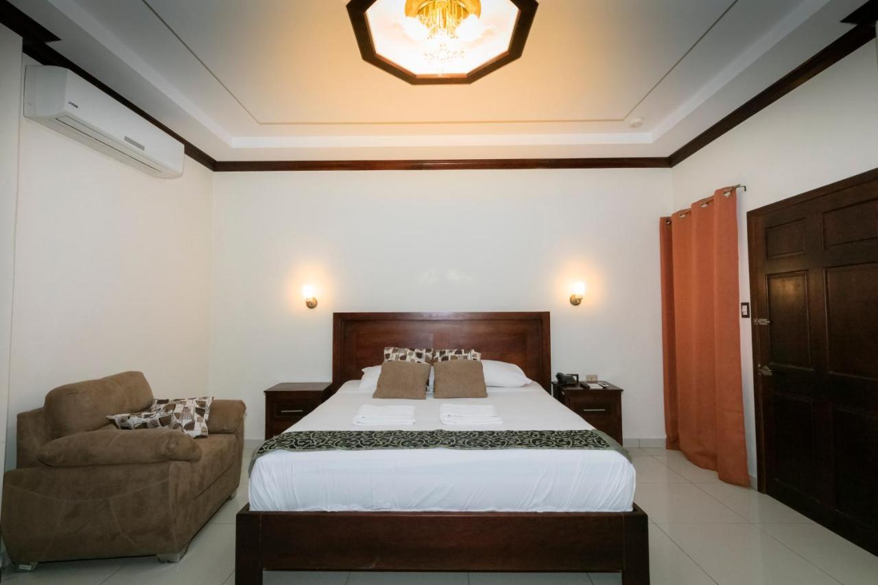 Hotel Mediterraneo Inn Santa Rosa de Lima Luaran gambar