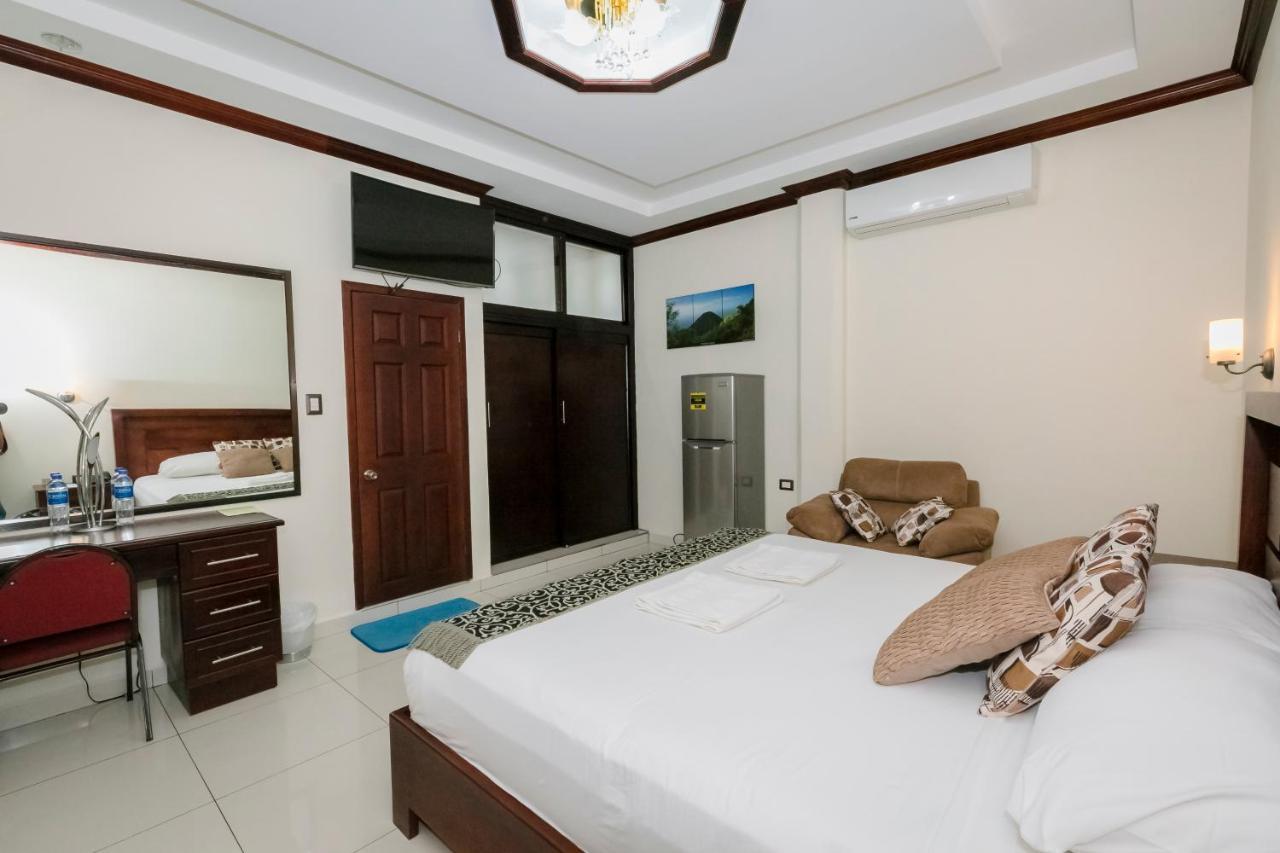 Hotel Mediterraneo Inn Santa Rosa de Lima Luaran gambar