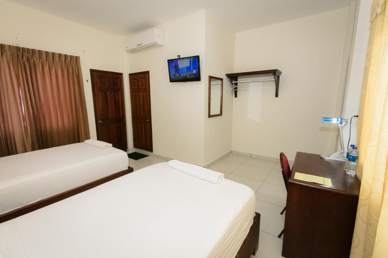 Hotel Mediterraneo Inn Santa Rosa de Lima Luaran gambar
