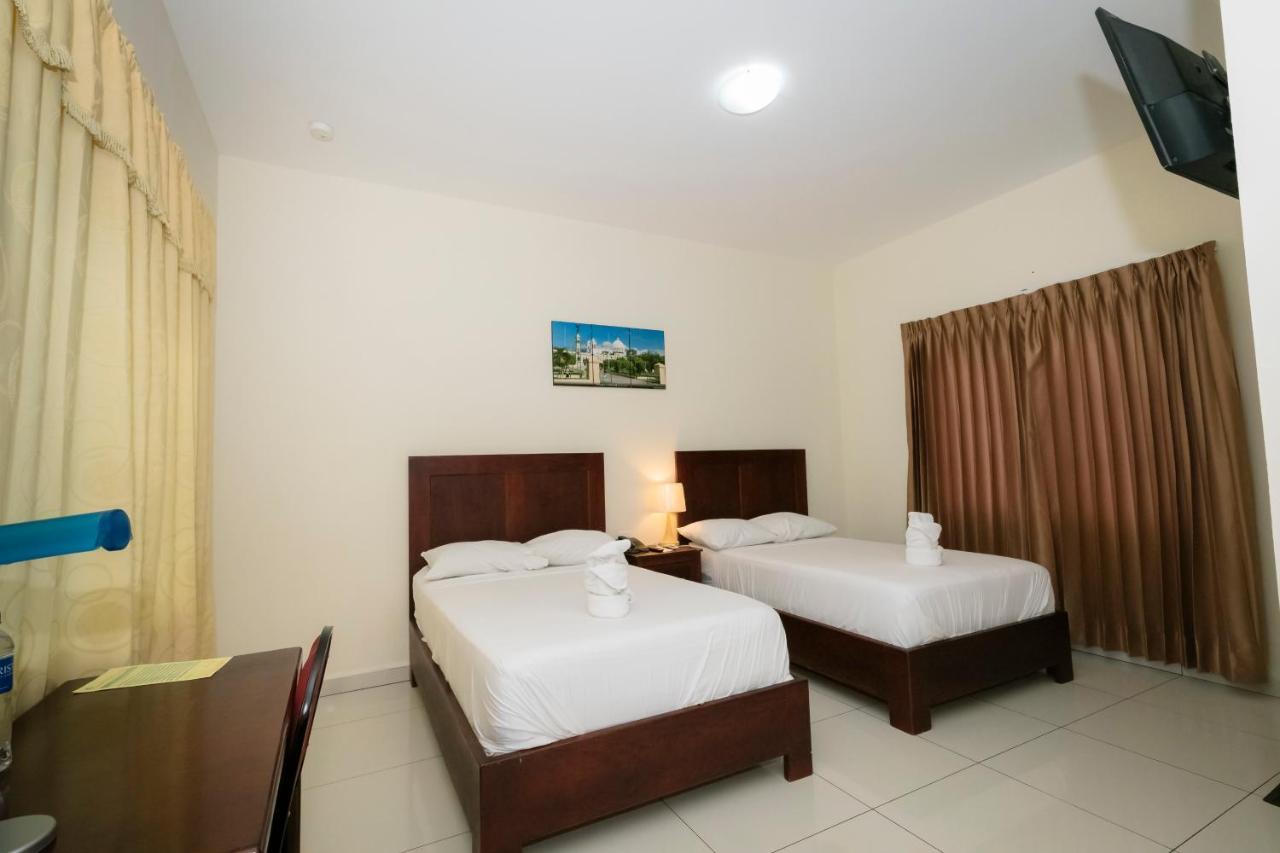 Hotel Mediterraneo Inn Santa Rosa de Lima Luaran gambar