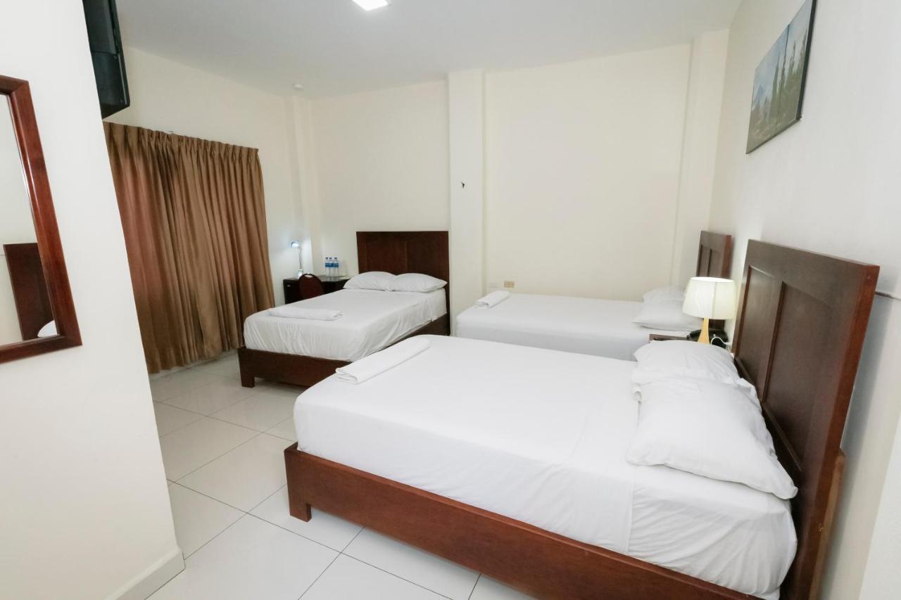Hotel Mediterraneo Inn Santa Rosa de Lima Luaran gambar