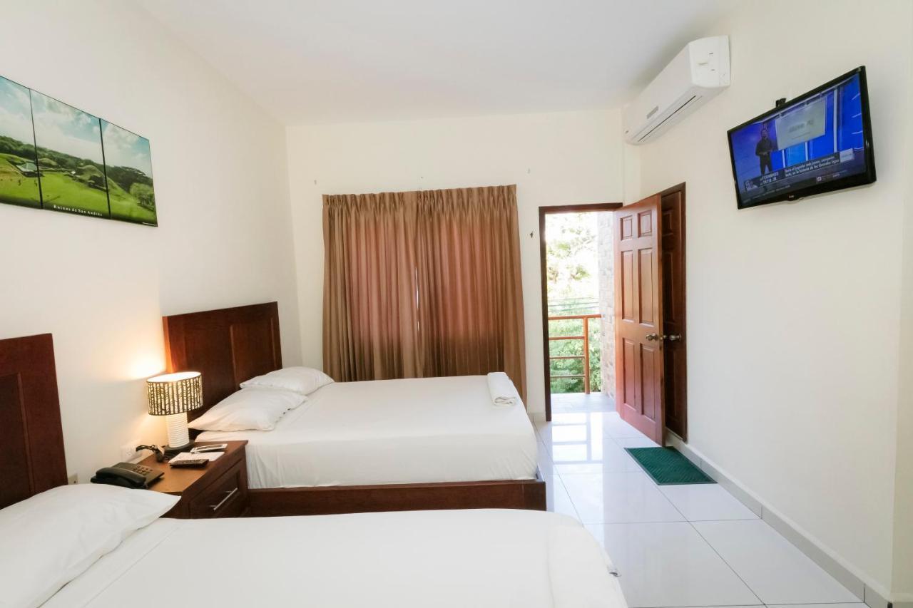 Hotel Mediterraneo Inn Santa Rosa de Lima Luaran gambar